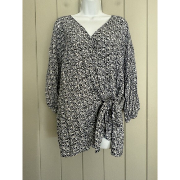 Talbots Top 2X Semi Wrap Viscose V-Neck Blue Geometric Print Short Puff Sleeves - Picture 1 of 7